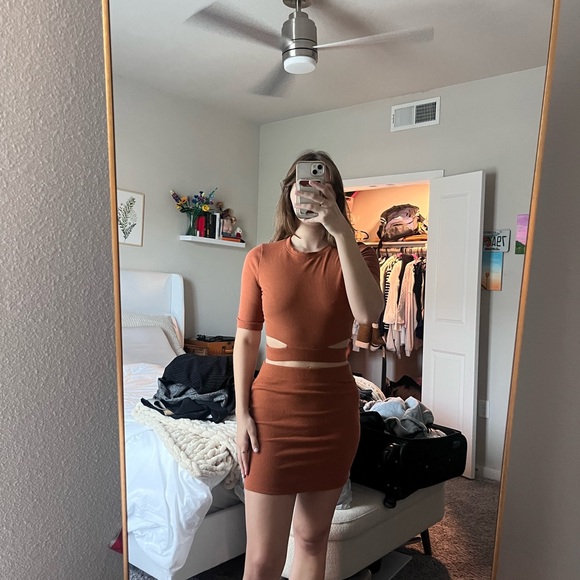 Rust Ribbed Two-Piece Set - Picture 2 of 4